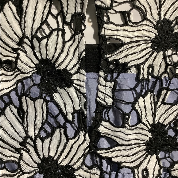 NWT- Romeo & Juliet Couture Sheath Crochet Lace Dress Sizes S M L. Retail $240 - Picture 6 of 16